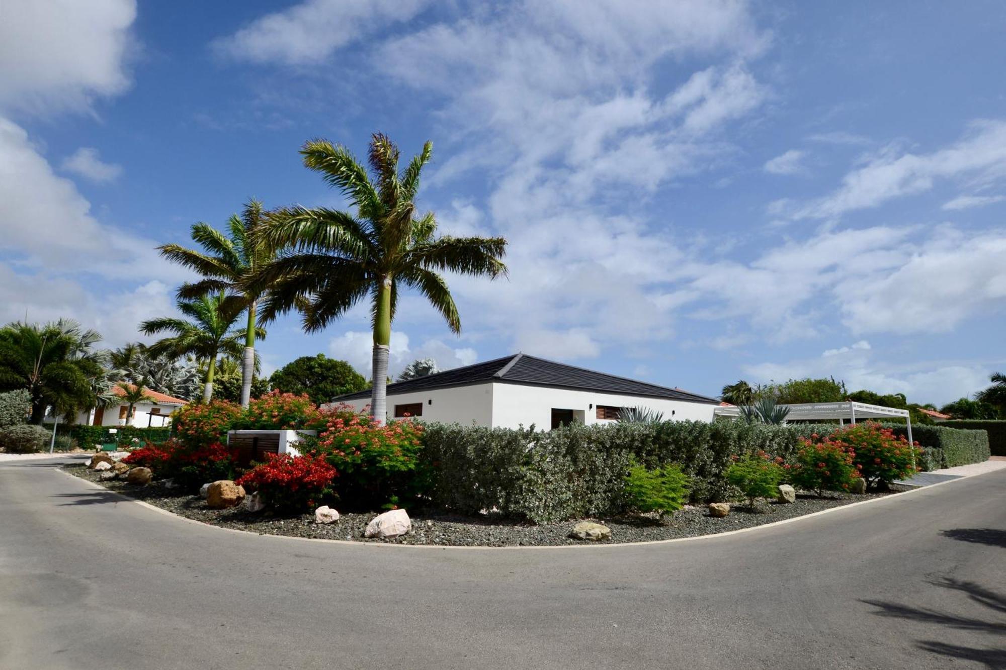 Villapark Flamboyan - Villa Alaia Willemstad Bagian luar foto